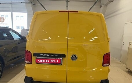 Volkswagen Transporter T6 рестайлинг, 2021 год, 3 800 000 рублей, 7 фотография