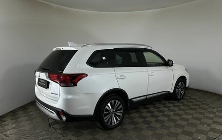 Mitsubishi Outlander III рестайлинг 3, 2019 год, 1 550 000 рублей, 6 фотография