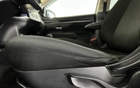 Mitsubishi Outlander III рестайлинг 3, 2019 год, 1 550 000 рублей, 10 фотография