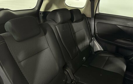 Mitsubishi Outlander III рестайлинг 3, 2019 год, 1 550 000 рублей, 15 фотография