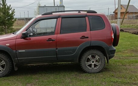 Chevrolet Niva I рестайлинг, 2013 год, 530 000 рублей, 2 фотография