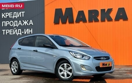 Hyundai Solaris II рестайлинг, 2012 год, 690 000 рублей, 3 фотография