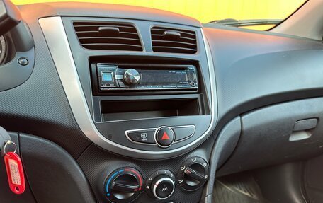 Hyundai Solaris II рестайлинг, 2012 год, 690 000 рублей, 10 фотография