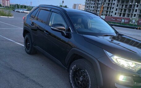 Toyota RAV4, 2020 год, 3 400 000 рублей, 2 фотография