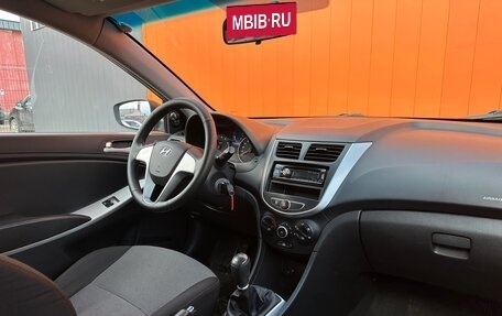 Hyundai Solaris II рестайлинг, 2012 год, 690 000 рублей, 11 фотография