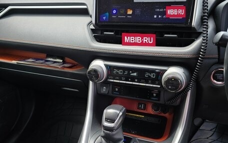 Toyota RAV4, 2020 год, 3 400 000 рублей, 4 фотография