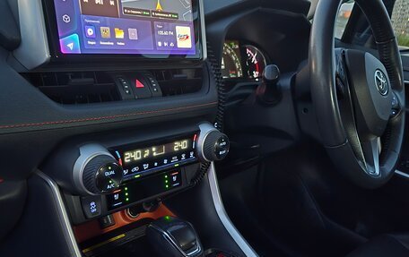 Toyota RAV4, 2020 год, 3 400 000 рублей, 6 фотография