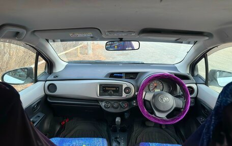 Toyota Vitz, 2013 год, 600 000 рублей, 8 фотография