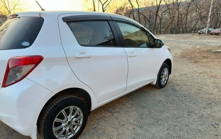 Toyota Vitz, 2013 год, 600 000 рублей, 4 фотография