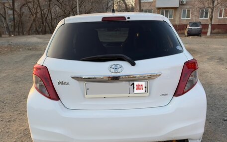 Toyota Vitz, 2013 год, 600 000 рублей, 3 фотография
