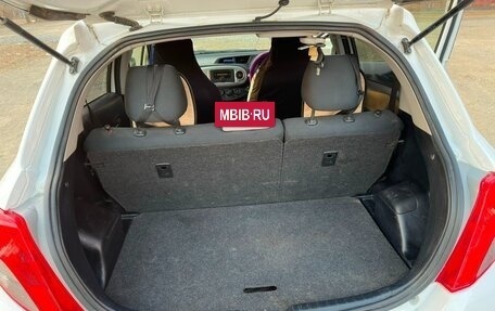 Toyota Vitz, 2013 год, 600 000 рублей, 6 фотография