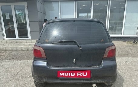 Toyota Yaris I рестайлинг, 2002 год, 340 000 рублей, 2 фотография