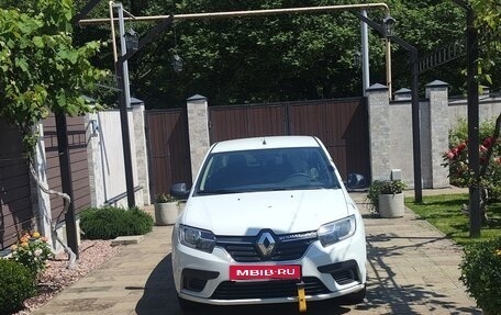Renault Logan II, 2018 год, 850 000 рублей, 1 фотография