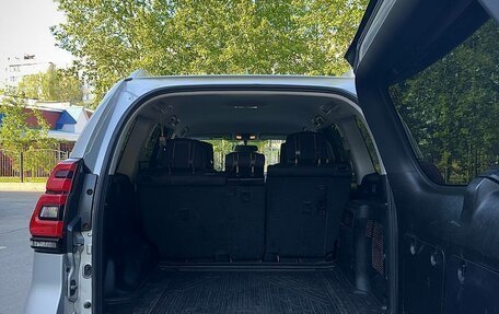 Toyota Land Cruiser Prado 150 рестайлинг 2, 2017 год, 4 200 000 рублей, 6 фотография