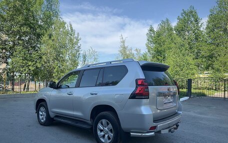 Toyota Land Cruiser Prado 150 рестайлинг 2, 2017 год, 4 200 000 рублей, 16 фотография