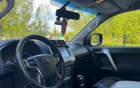 Toyota Land Cruiser Prado 150 рестайлинг 2, 2017 год, 4 200 000 рублей, 12 фотография