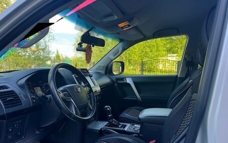 Toyota Land Cruiser Prado 150 рестайлинг 2, 2017 год, 4 200 000 рублей, 14 фотография
