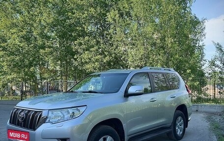 Toyota Land Cruiser Prado 150 рестайлинг 2, 2017 год, 4 200 000 рублей, 23 фотография
