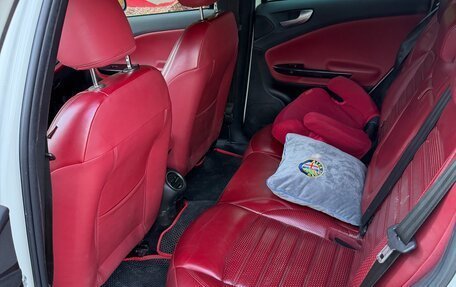 Alfa Romeo Giulietta, 2014 год, 1 300 000 рублей, 6 фотография