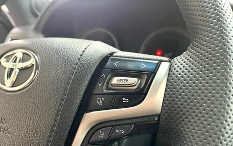 Toyota Land Cruiser 200, 2017 год, 5 999 900 рублей, 10 фотография