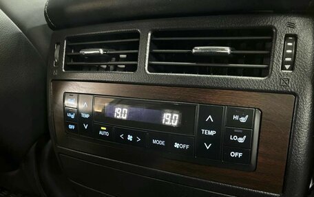 Toyota Land Cruiser 200, 2017 год, 5 999 900 рублей, 21 фотография