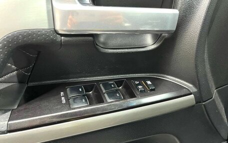Toyota Land Cruiser 200, 2017 год, 5 999 900 рублей, 20 фотография