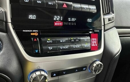 Toyota Land Cruiser 200, 2017 год, 5 999 900 рублей, 15 фотография