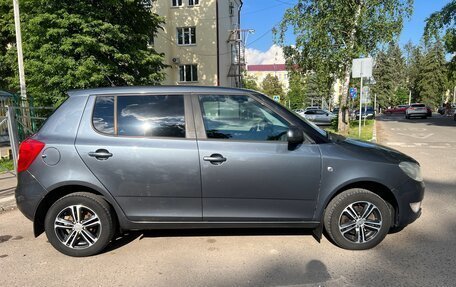 Skoda Fabia II, 2013 год, 800 000 рублей, 2 фотография