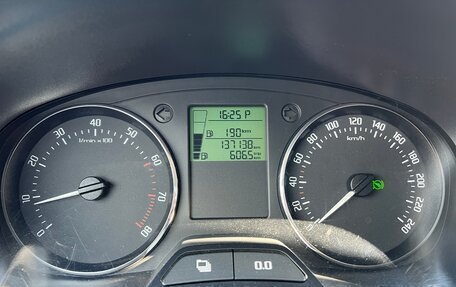 Skoda Fabia II, 2013 год, 800 000 рублей, 11 фотография