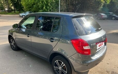 Skoda Fabia II, 2013 год, 800 000 рублей, 5 фотография