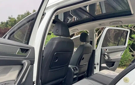 Volkswagen Golf Sportsvan I, 2019 год, 1 540 000 рублей, 19 фотография