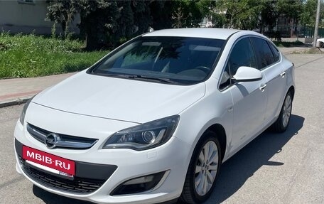 Opel Astra J, 2012 год, 700 000 рублей, 3 фотография