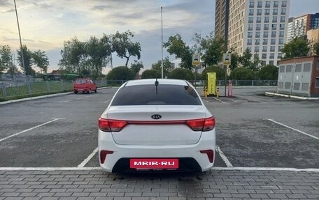 KIA Rio IV, 2017 год, 865 000 рублей, 2 фотография