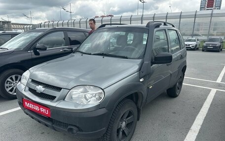 Chevrolet Niva I рестайлинг, 2016 год, 589 000 рублей, 1 фотография
