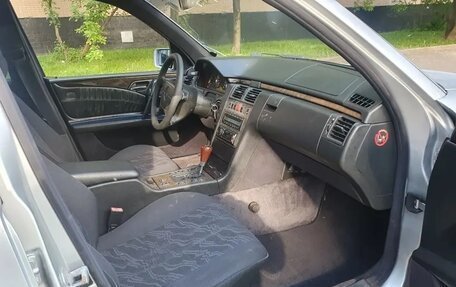 Mercedes-Benz E-Класс, 1997 год, 210 000 рублей, 6 фотография