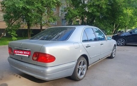 Mercedes-Benz E-Класс, 1997 год, 210 000 рублей, 5 фотография