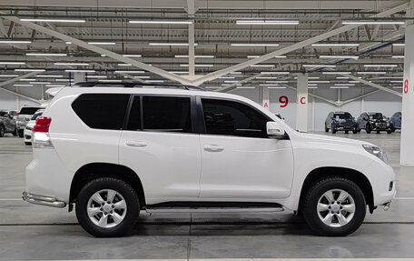 Toyota Land Cruiser Prado 150 рестайлинг 2, 2011 год, 2 400 000 рублей, 5 фотография
