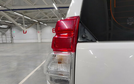 Toyota Land Cruiser Prado 150 рестайлинг 2, 2011 год, 2 400 000 рублей, 11 фотография