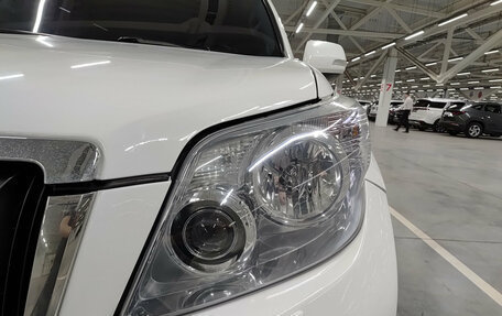 Toyota Land Cruiser Prado 150 рестайлинг 2, 2011 год, 2 400 000 рублей, 21 фотография