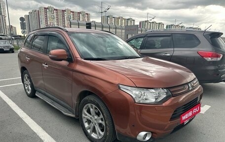 Mitsubishi Outlander III рестайлинг 3, 2012 год, 1 290 000 рублей, 2 фотография