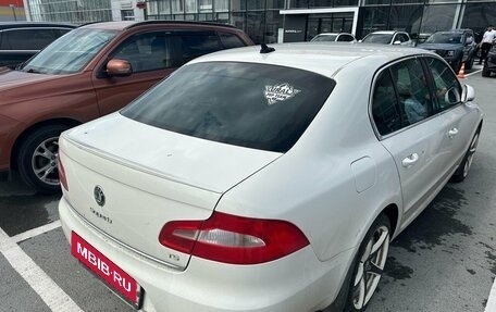 Skoda Superb III рестайлинг, 2012 год, 1 000 000 рублей, 3 фотография