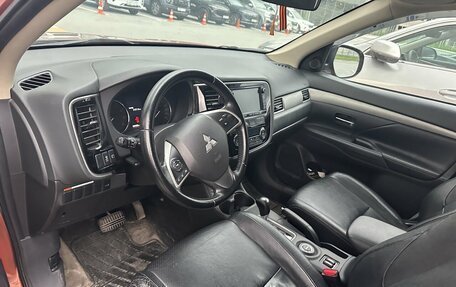 Mitsubishi Outlander III рестайлинг 3, 2012 год, 1 290 000 рублей, 4 фотография