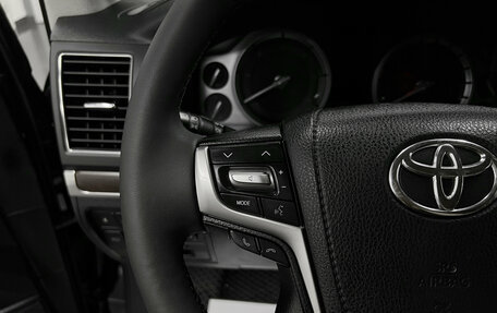 Toyota Land Cruiser 200, 2016 год, 4 595 000 рублей, 21 фотография