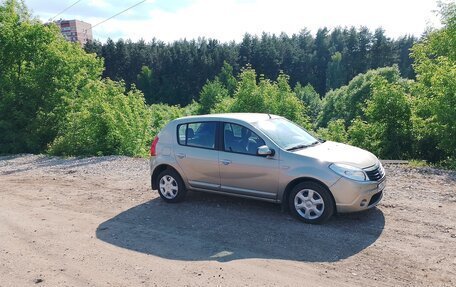 Renault Sandero I, 2011 год, 825 000 рублей, 2 фотография