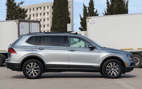 Volkswagen Tiguan II, 2019 год, 2 999 999 рублей, 3 фотография