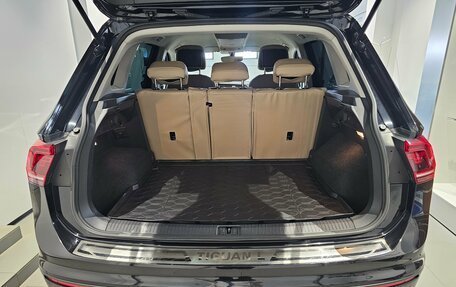Volkswagen Tiguan II, 2017 год, 2 059 000 рублей, 20 фотография
