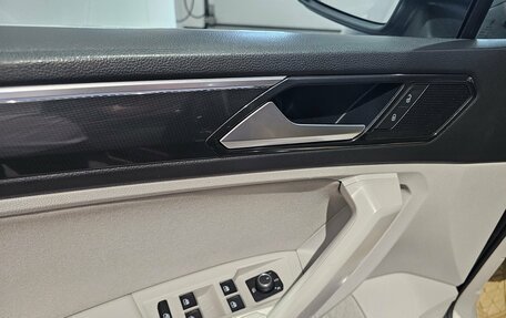 Volkswagen Tiguan II, 2017 год, 2 059 000 рублей, 16 фотография