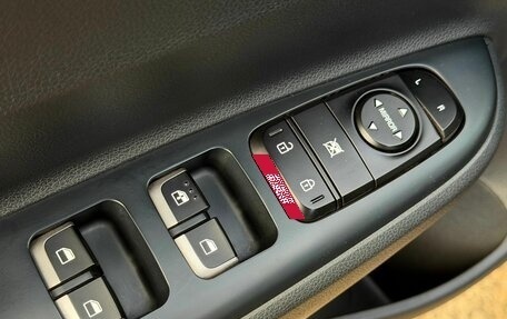KIA Rio IV, 2018 год, 1 299 000 рублей, 16 фотография