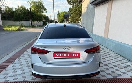 Hyundai Solaris II рестайлинг, 2021 год, 1 570 000 рублей, 5 фотография