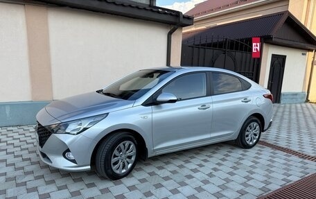 Hyundai Solaris II рестайлинг, 2021 год, 1 570 000 рублей, 3 фотография